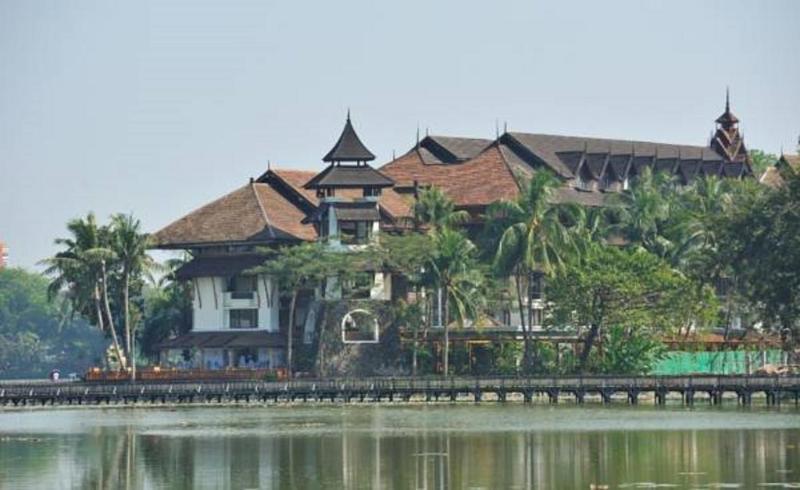 Kandawgyi Palace Hotel Yangon Exterior photo